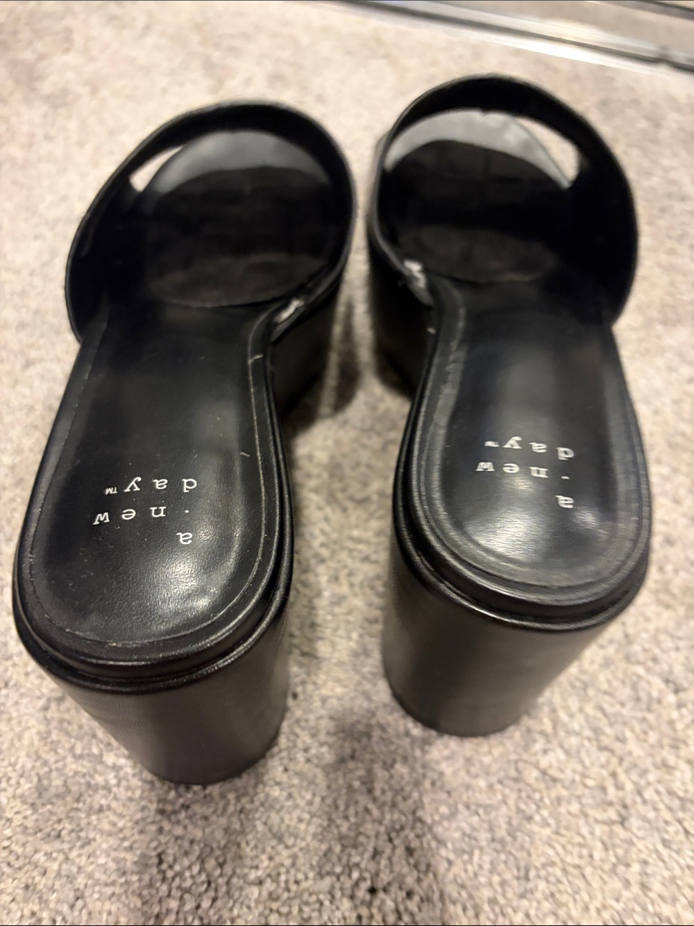 A new day platform heel - Picture 3 of 5